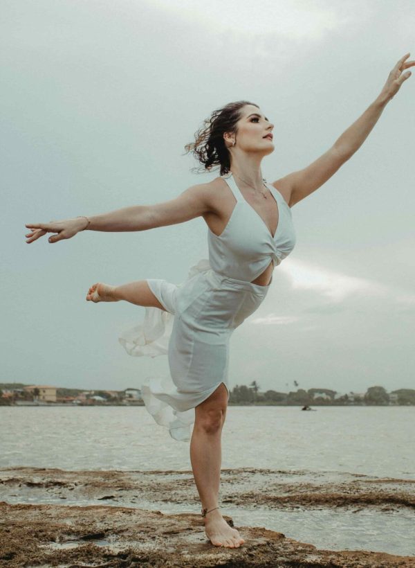 pexels-jonathanborba-yogaleichtstrand-min